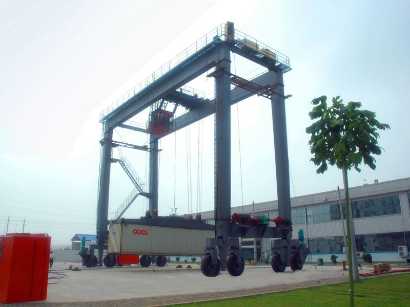 輪胎式集裝箱門式起重機(jī)